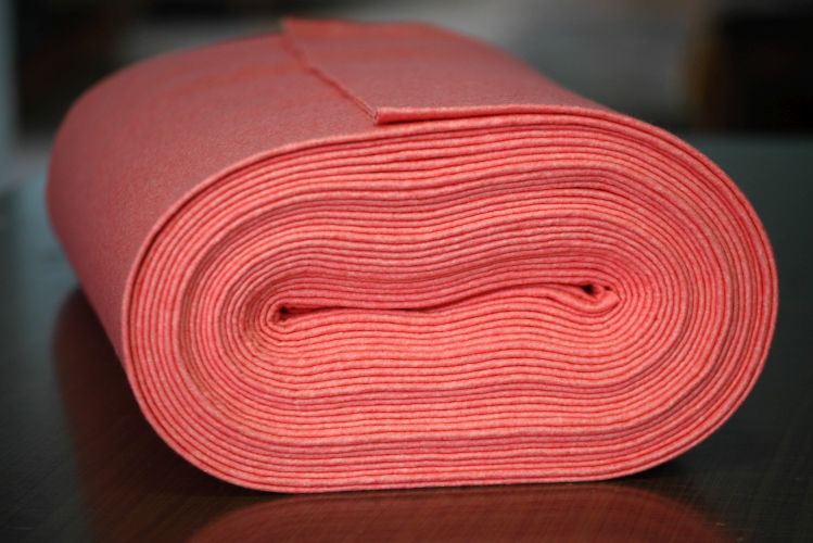 Salmon colored 100%wool felt per meter width: 110 cm, thickness: 1 mm