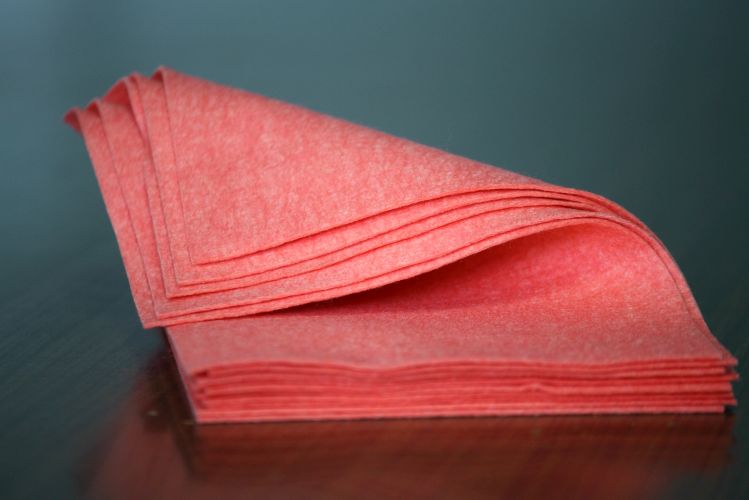 Salmon colored woolfelt sheet, 100%