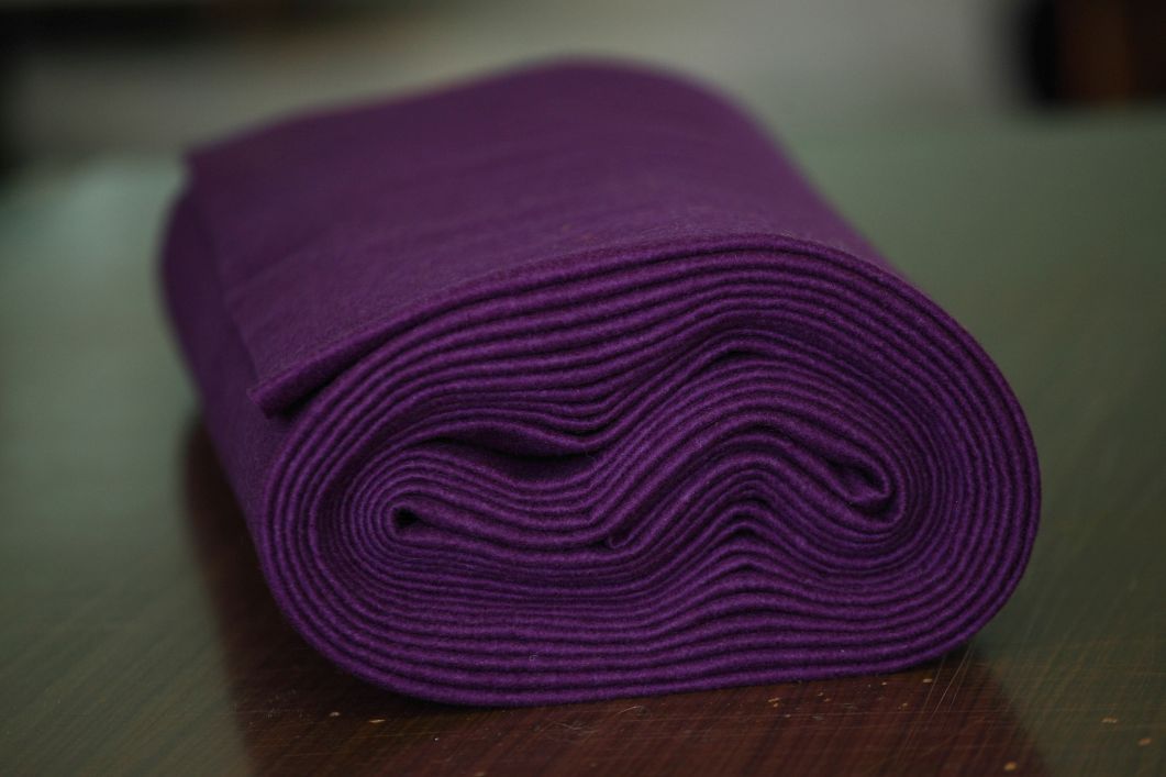 Purple colored 100%wool felt per meter width: 100 cm, thickness: 1 mm