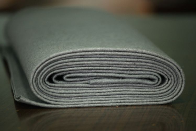 Light grey Zorin (100% wool, 3 mm thickness, width: 120 cm)